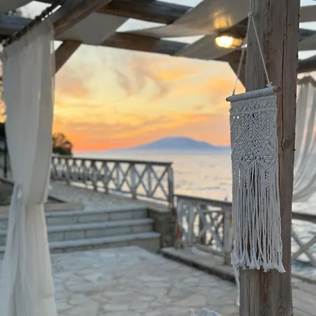 Luxury Beachfront Margarita With Private Beach, Pool & Jacuzzi In Zakynthos *