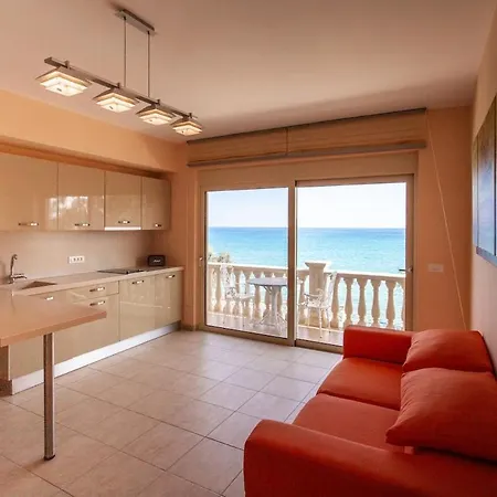 فيلة Luxury Beachfront Margarita With Private Beach, Pool & Jacuzzi In Zakynthos *