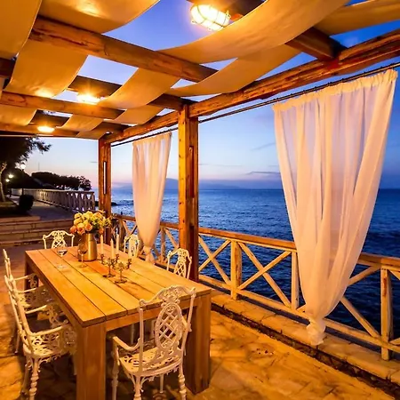 Vilă Luxury Beachfront Margarita With Private Beach, Pool & Jacuzzi In Zakynthos Akrotiri (Zakynthos)