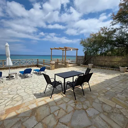 Vilă Luxury Beachfront Margarita With Private Beach, Pool & Jacuzzi In Zakynthos