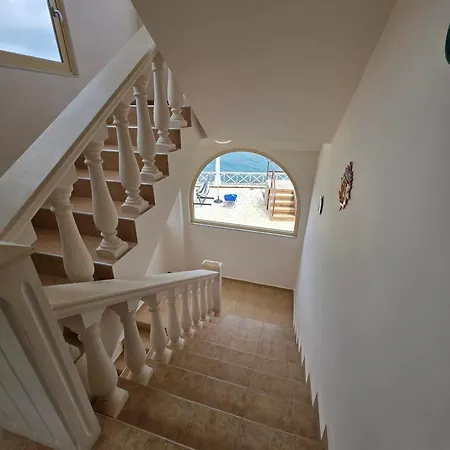 Luxury Beachfront Margarita With Private Beach, Pool & Jacuzzi In Zakynthos Vilă *