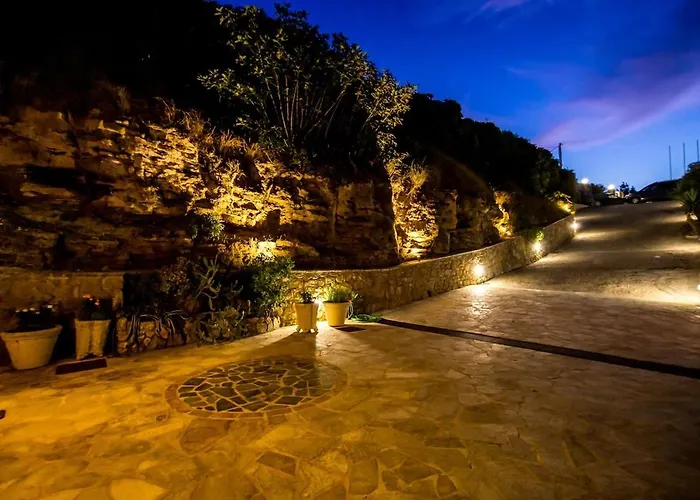 Luxury Beachfront Margarita With Private Beach, Pool & Jacuzzi In Zakynthos