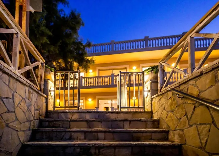 Luxury Beachfront Margarita With Private Beach, Pool & Jacuzzi In Zakynthos Villa *