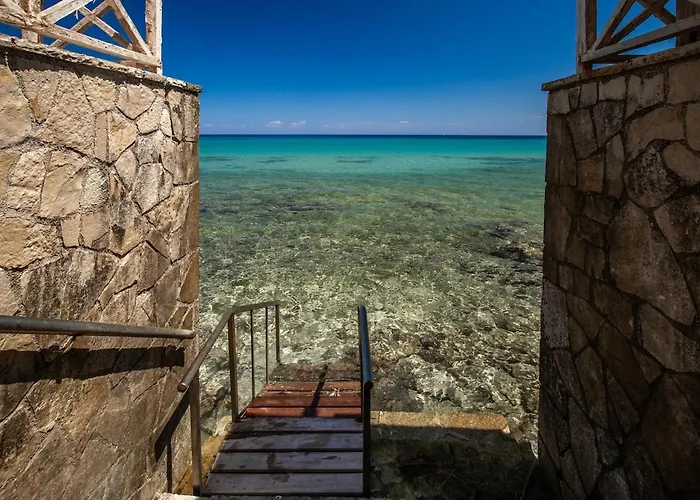 Luxury Beachfront Margarita With Private Beach, Pool & Jacuzzi In Zakynthos Villa