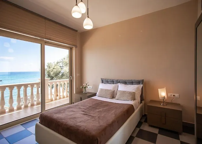 Luxury Beachfront Margarita With Private Beach, Pool & Jacuzzi In Zakynthos