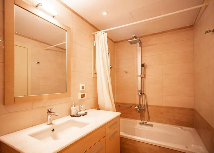 Luxury Beachfront Margarita With Private Beach, Pool & Jacuzzi In Zakynthos Villa *