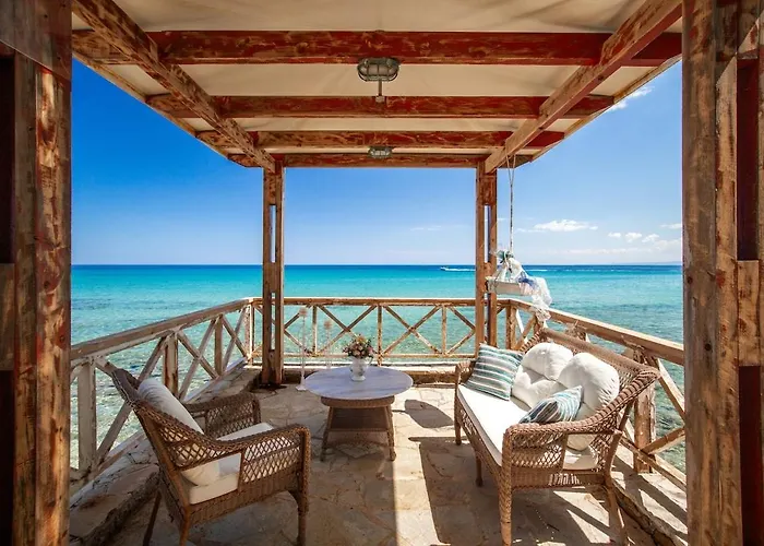 Luxury Beachfront Margarita With Private Beach, Pool & Jacuzzi In Zakynthos Akrotiri (Zakynthos)