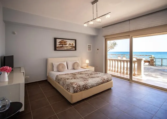 Luxury Beachfront Margarita With Private Beach, Pool & Jacuzzi In Zakynthos Villa Akrotiri (Zakynthos)