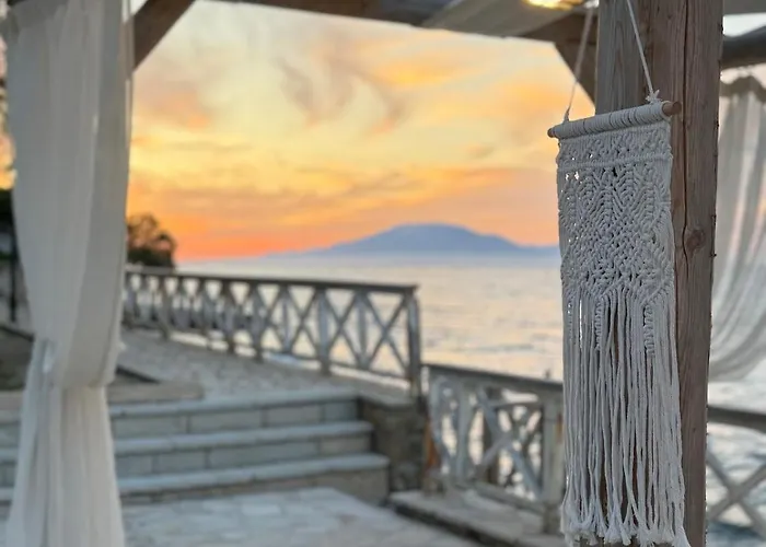 Luxury Beachfront Margarita With Private Beach, Pool & Jacuzzi In Zakynthos *
