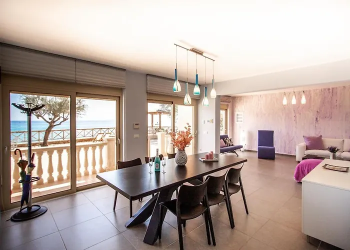 Luxury Beachfront Margarita With Private Beach, Pool & Jacuzzi In Zakynthos Villa Akrotiri (Zakynthos)
