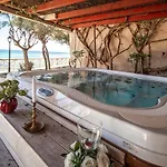 Luxury Beachfront Margarita With Private Beach, Pool & Jacuzzi In Zakynthos Villa *