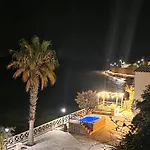Luxury Beachfront Margarita With Private Beach, Pool & Jacuzzi In Zakynthos Akrotiri (Zakynthos)